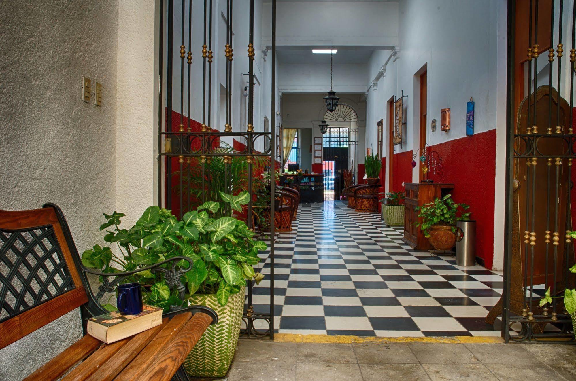 Hostal De Maria 과달라하라 외부 사진